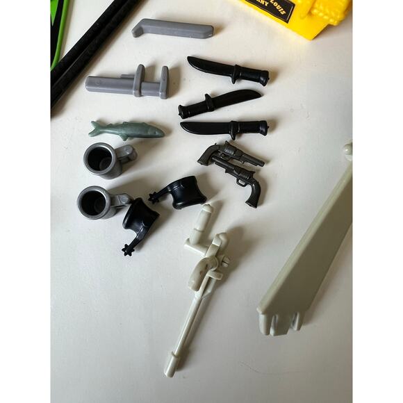 Vintage 1980s Playmobil Figures and Accessories from a Variety of Sets - Picture 6 of 12